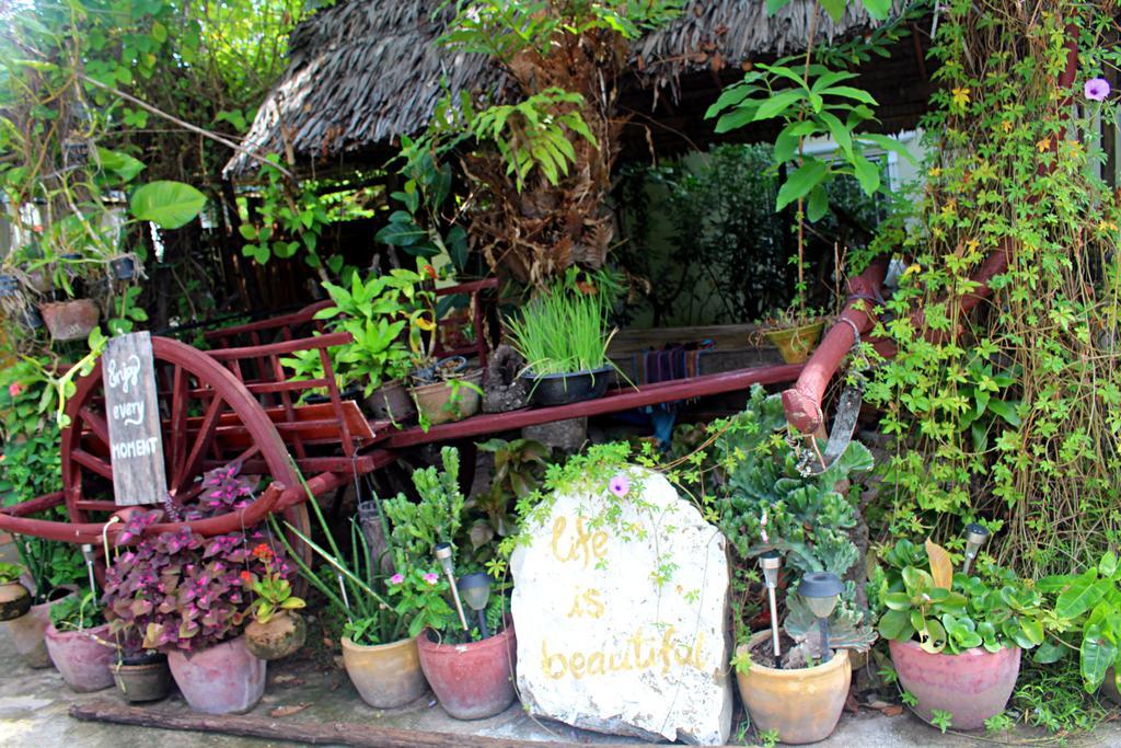 Garden Guesthouse Kampong Chhnang Bagian luar foto